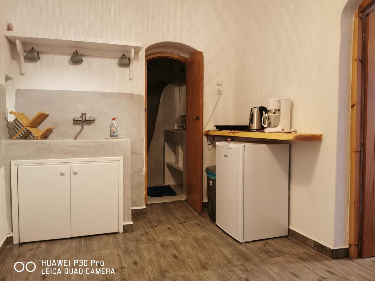 View Rooms Piso Livadi Exterior foto