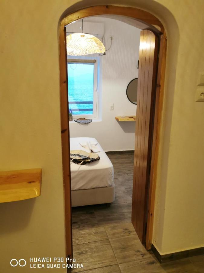 View Rooms Piso Livadi Exterior foto