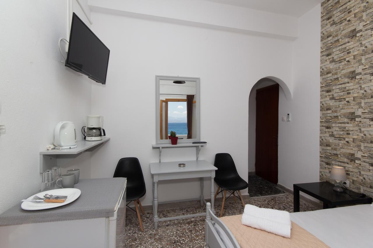 View Rooms Piso Livadi Exterior foto